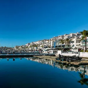 https://3-bed-penthouse-in-the-heart-of-puerto-banus-pool.es-andalucia.com