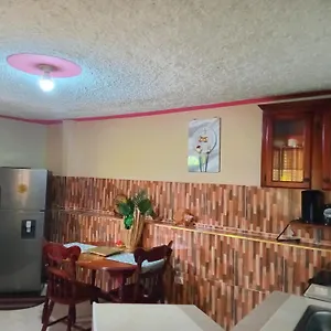 https://cindys-garden-stay.hotelsochorios.net